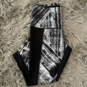 Black and White Patterned Lululemon Leggings
